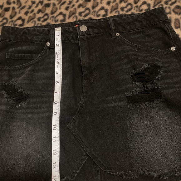 2 for $25 Chelsea & Violet Black Denim Skirt Women’s Size L Blk Denim Mini Skirt - Picture 5 of 11